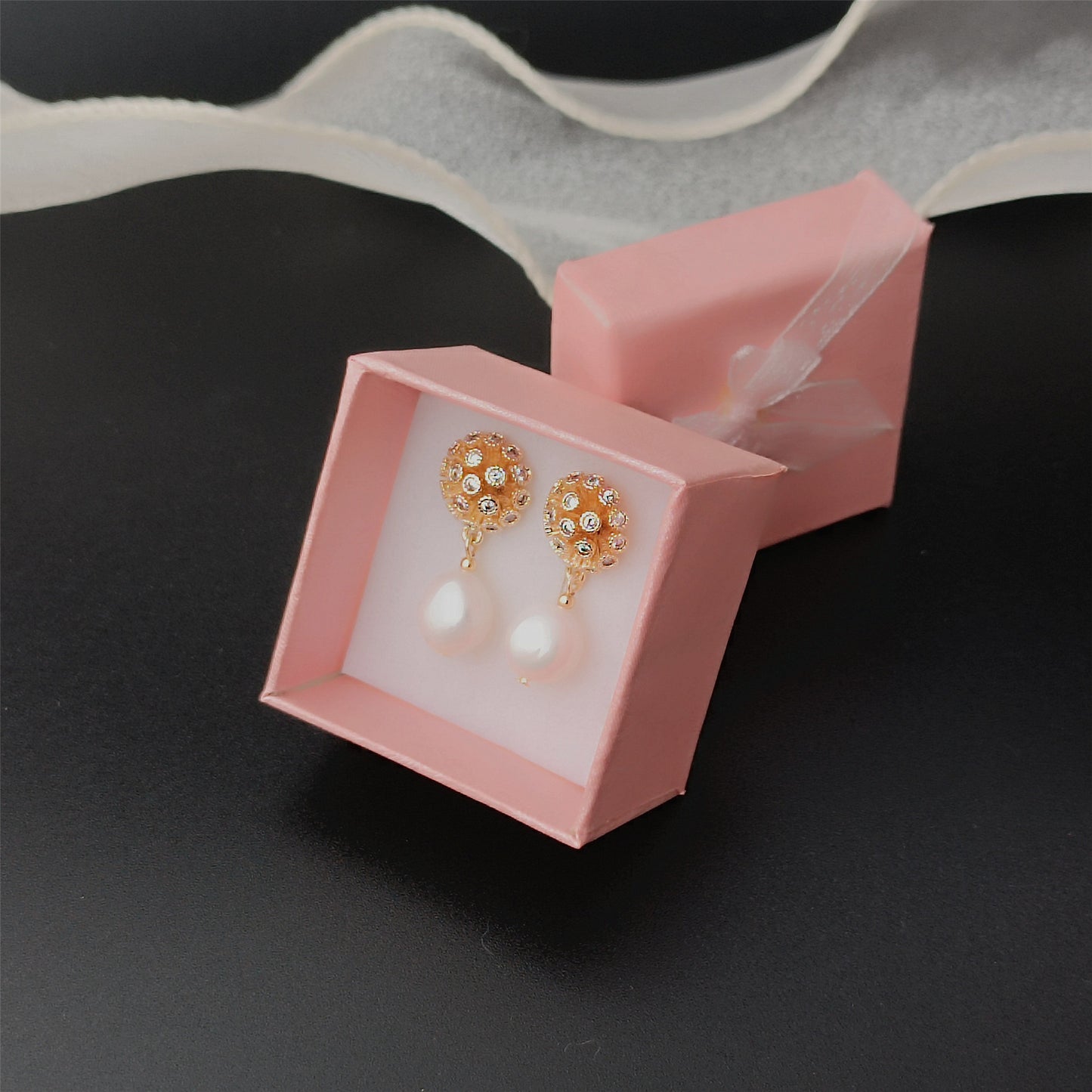 Natürliche Süßwasser-Barockperlen-Ohrringe für den täglichen Gebrauch, 14 K GF CZ, gewölbte Blumen-Ohrstecker, baumelnde Ohrringe