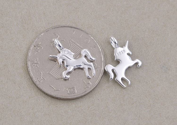 Pendentif à breloque petite licorne en argent sterling S925