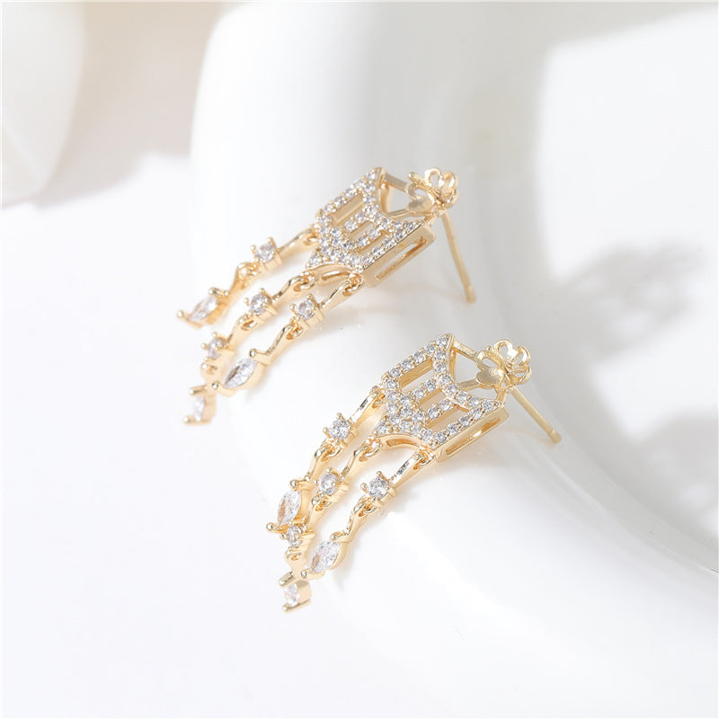 4 boucles d'oreilles florales à tige ornées de strass 14 carats GF, perles semi-percées vierges