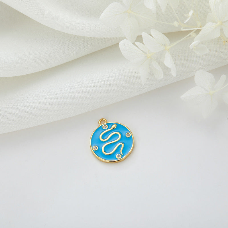 2 pendentifs ronds à breloque serpent en émail époxy 14K GF strass embellis