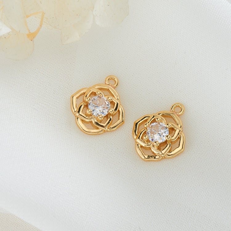2 hohle Muschel-Blumen-Charm-Anhänger aus 14-karätigem GF-Strassstein, verziert