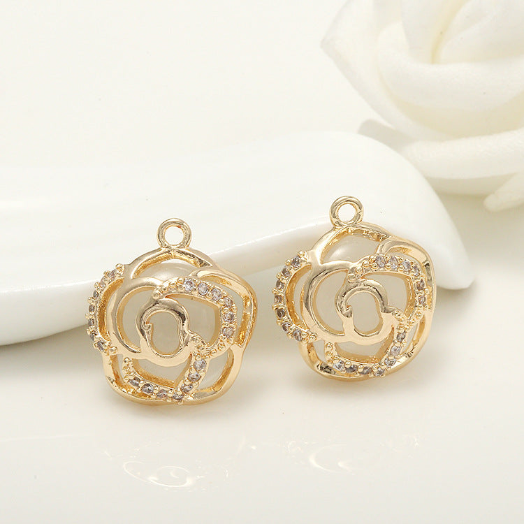 2 Rosen-Blumen-Charm-Anhänger, Harz, Strass, verziert mit 14-karätigem GF