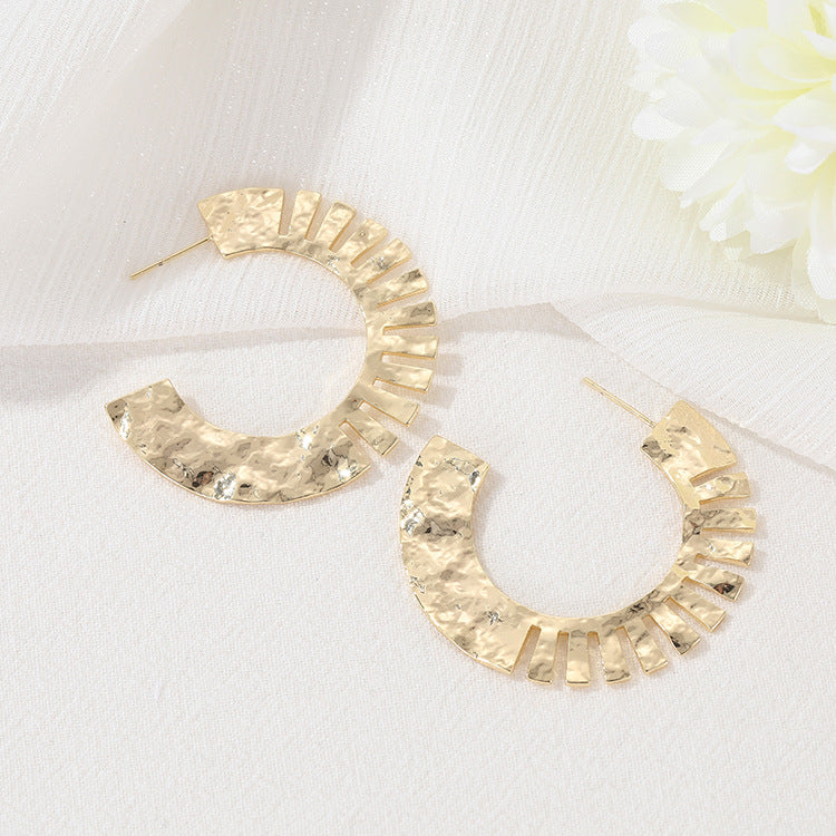 4 boucles d'oreilles à tige sculptées incurvées 14K GF Earing