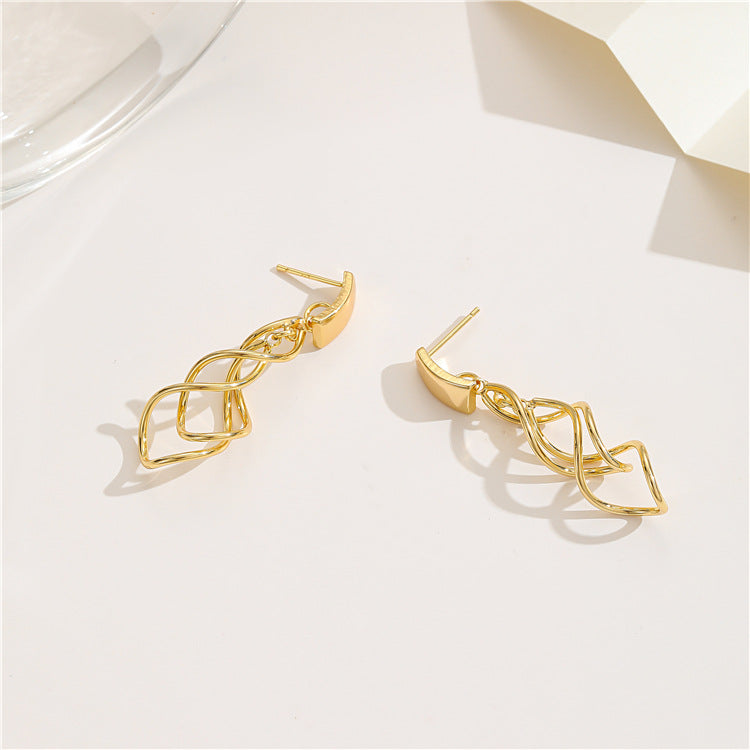 Boucles d'oreilles à clous ondulés incurvés à 4 chaînes de câbles, 14 carats, GF