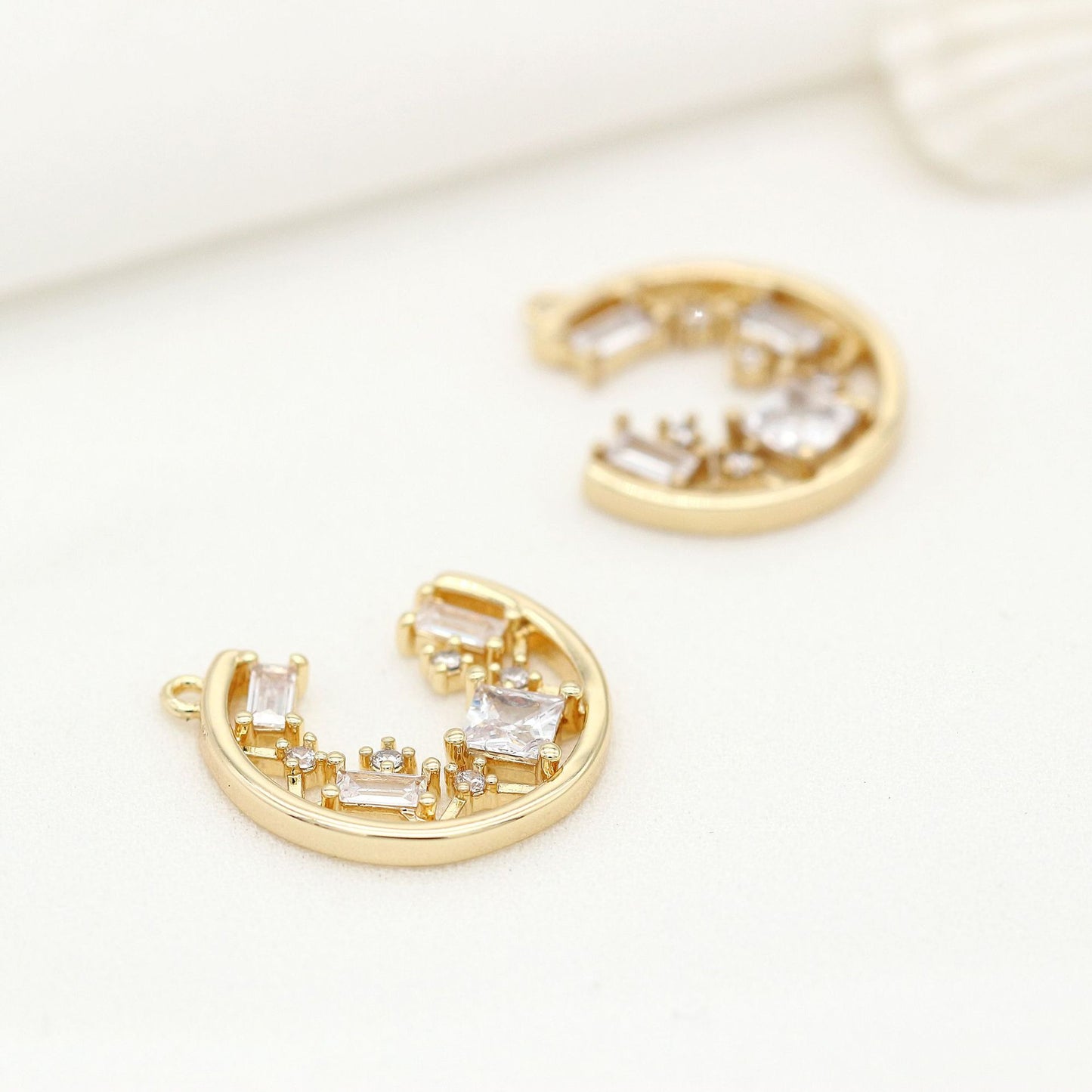 Pendentif à breloque 2 lunes orné de strass 14K GF