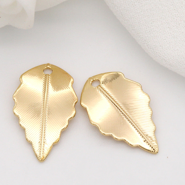 10 gebogene Blatt-Charm-Anhänger aus 14 Karat GF