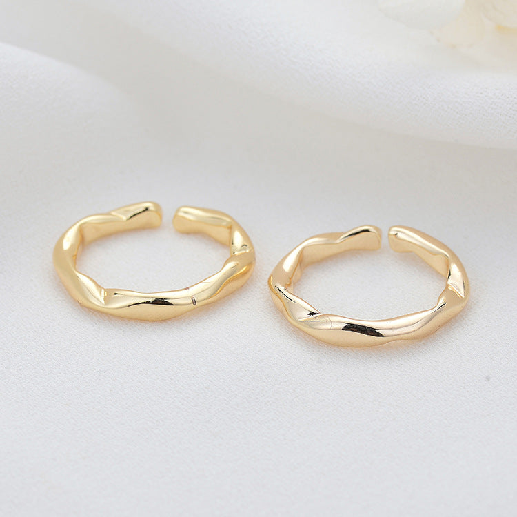 2 hohle, gedrehte Statement-Ringe mit offenem Kreis, 14K GF