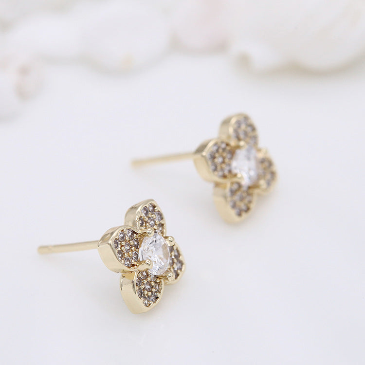4 boucles d'oreilles florales à tige ornées de strass GF 14 carats