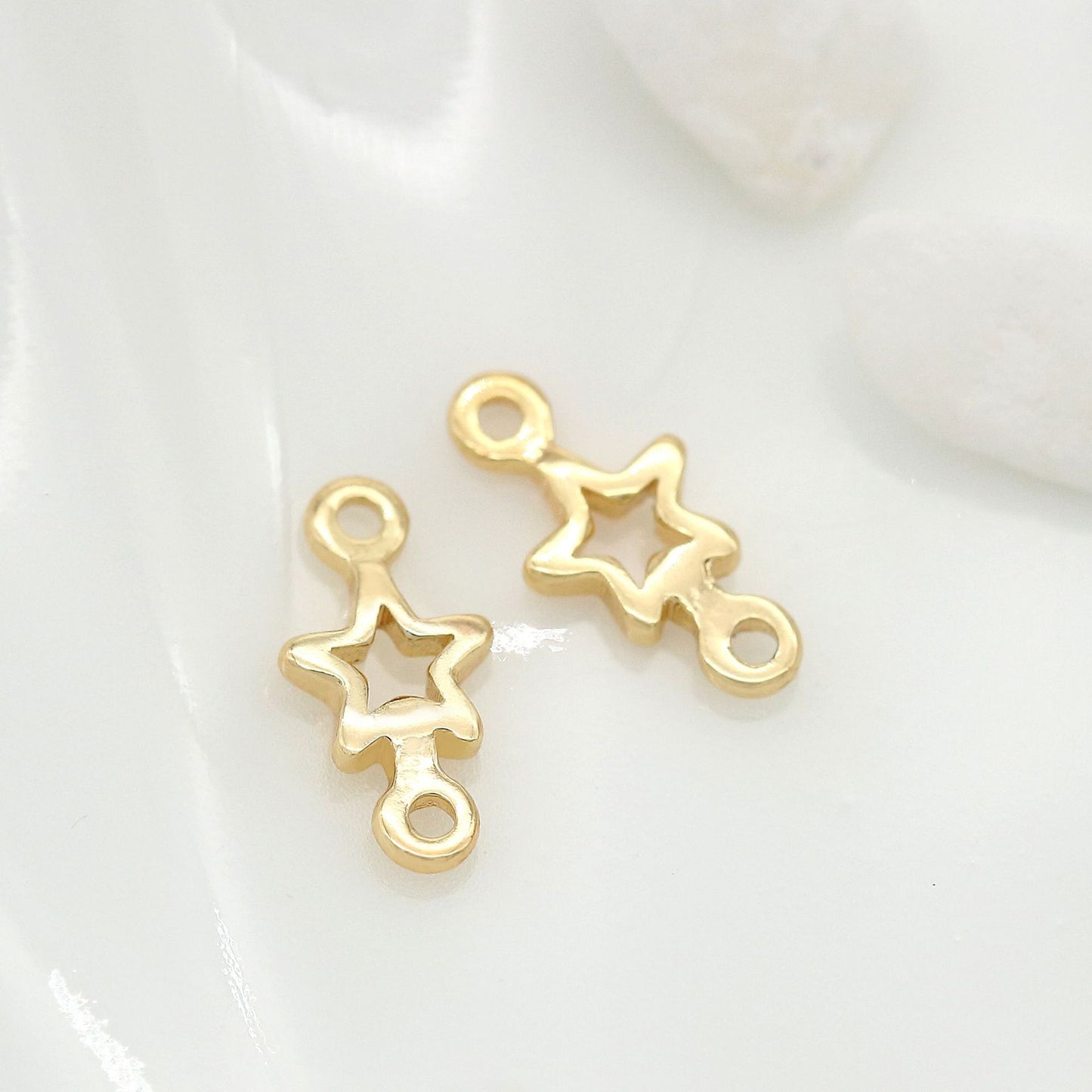 10 doppelt geschlungene Stern-Charm-Verbindungsstücke aus 14-karätigem GF