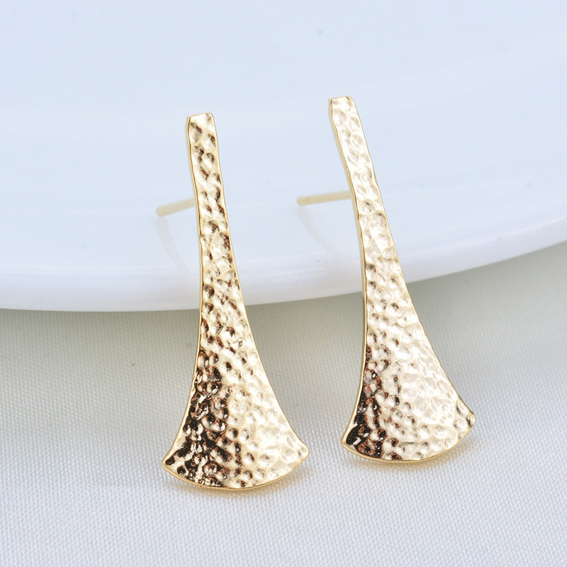 20 boucles d'oreilles à tige en forme d'éventail martelées avec boucle d'oreille 14K GF