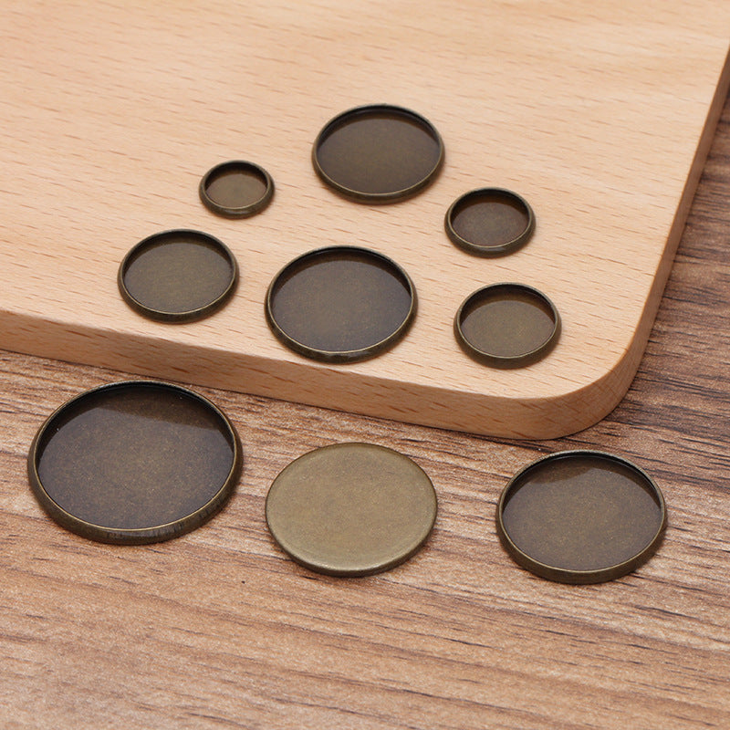 100 Plain Edge Bezel Cup Charm Flat Back Paramètres Antique Bronze 8mm - 25mm Rond Cabochon Strass Zircon Gemstone Blank Base