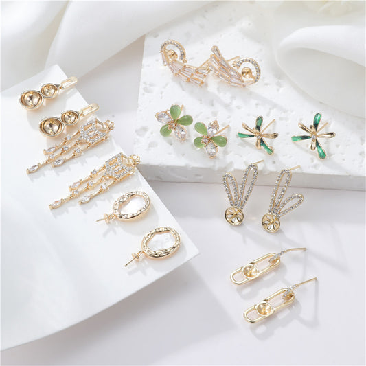 4 boucles d'oreilles florales à tige ornées de strass 14 carats GF, perles semi-percées vierges