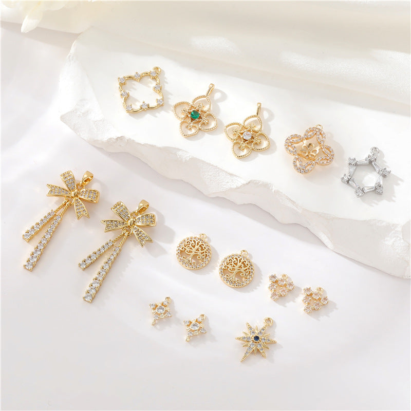 2 pendentifs à breloque florale creuse ornés de strass 14K GF
