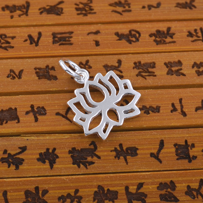 Pendentif à breloque florale de petit Lotus en argent sterling S925
