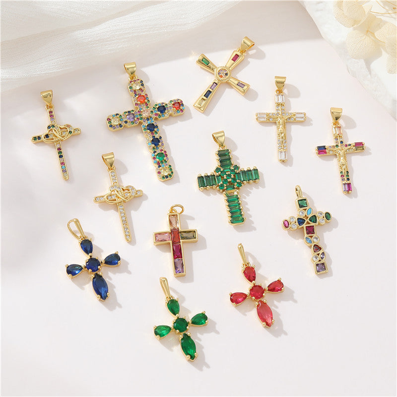 Pendentif à breloque 2 croix orné de strass 14K GF