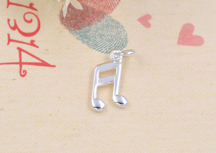 Pendentif à breloque en forme de petit signe de musique en argent sterling, recherche S925