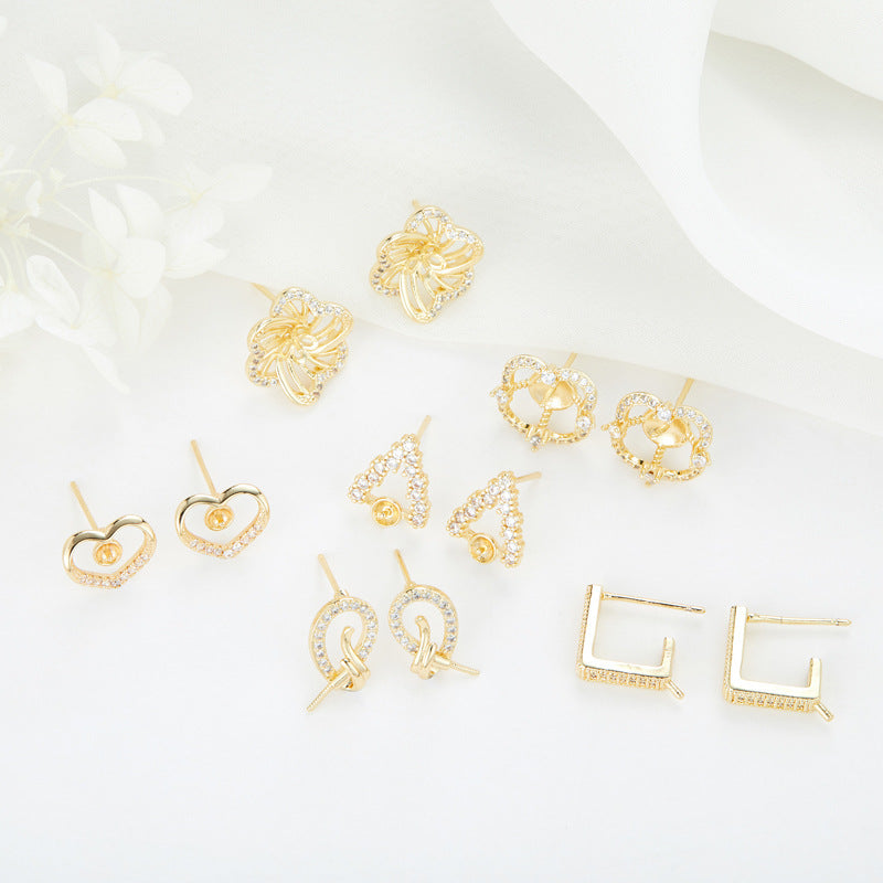 4 boucles d'oreilles à tige triangulaires florales ornées de strass 14K GF, boucles d'oreilles à moitié percées, perle vierge
