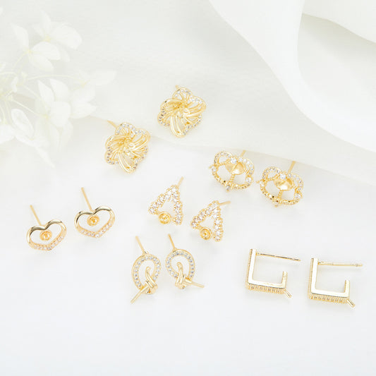 4 boucles d'oreilles à tige triangulaires florales ornées de strass 14K GF, boucles d'oreilles à moitié percées, perle vierge