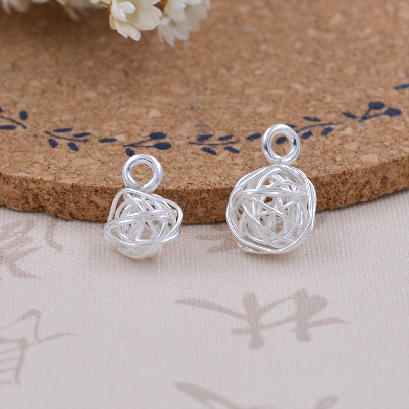 Pendentif à breloque boule enveloppée de fil minuscule en argent sterling S925
