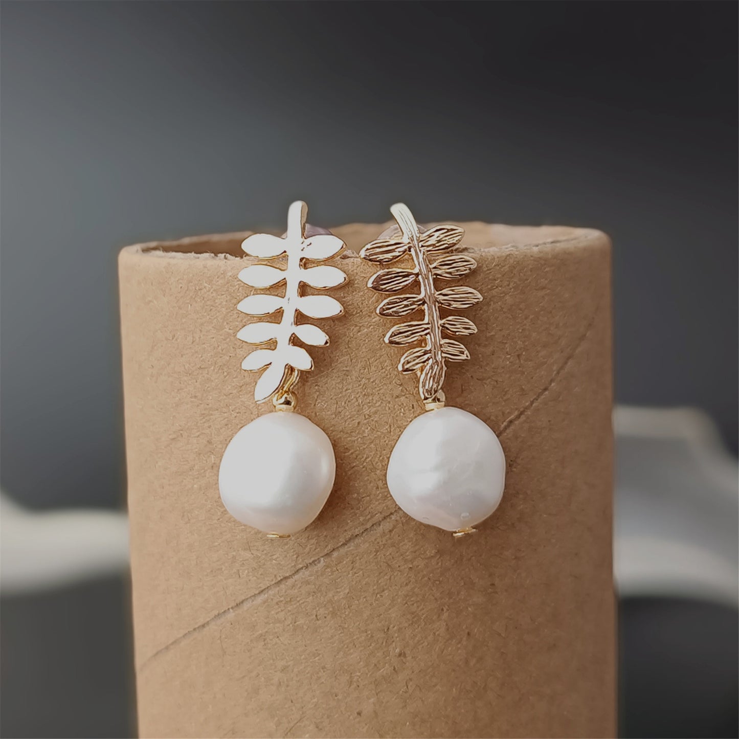 Natürliche Süßwasser-Barockperlen-Blatt-Ohrstecker, tägliches Tragen, 14-karätige GF-Ohrstecker, baumelnde Ohrringe