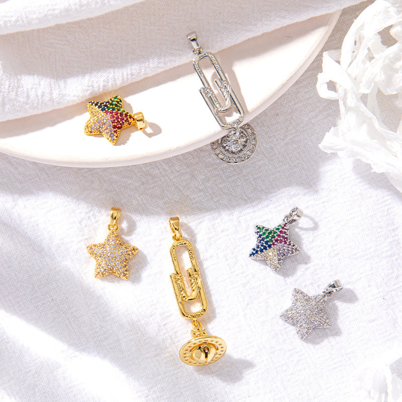Pendentif à breloque 2 étoiles orné de strass 14K GF
