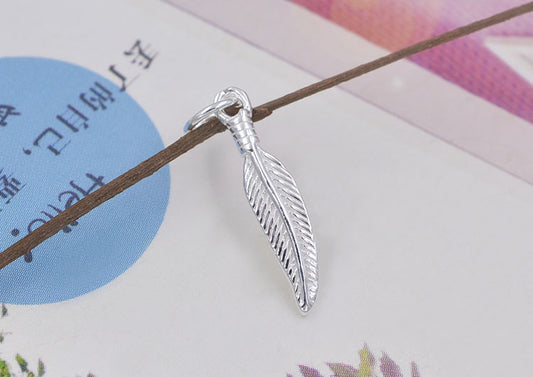 Pendentif à breloque en forme de petite plume en argent sterling S925