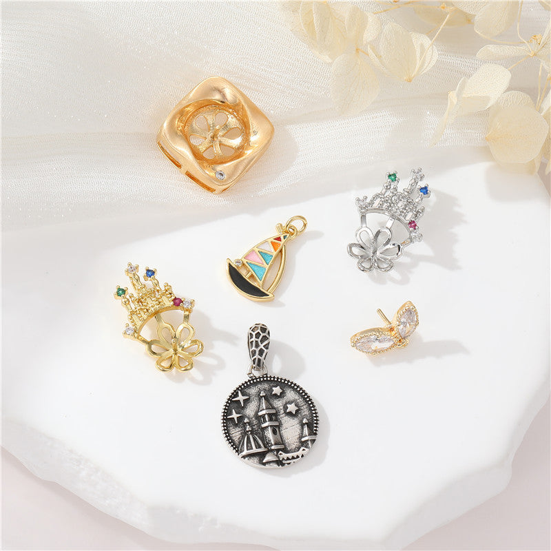 2 Château Couronne Feuille Carré Bateau Charme Pendentif Strass Embelli 14K GF Demi-Percé Perle Perle Vierge