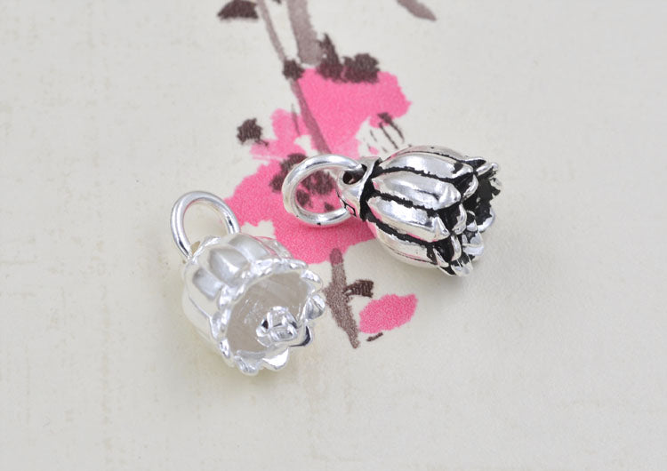 Pendentif à breloque florale minuscule Campanula en argent sterling S925