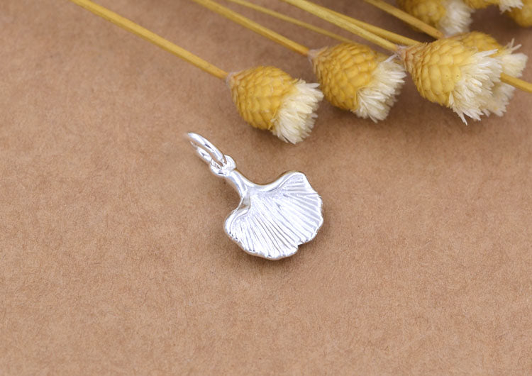 Pendentif à breloque en forme de petite feuille de Ginkgo en argent sterling S925