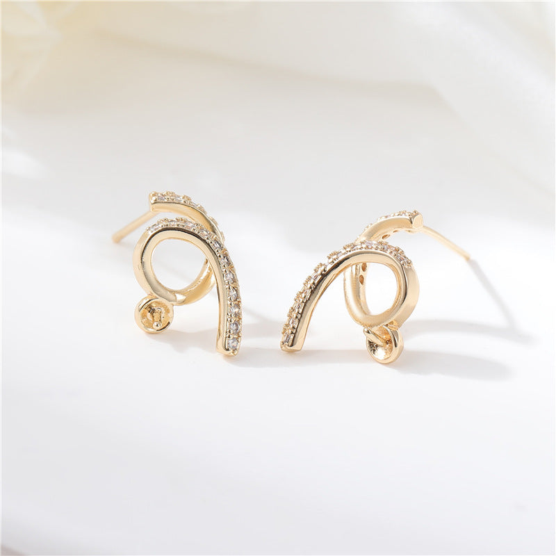 4 boucles d'oreilles à tige en forme de vigne florale ornées de strass 14 carats GF à moitié percées en perles vierges