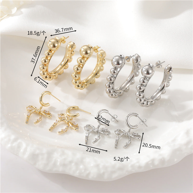 4 Ohrstecker mit Schleifen-Charm, Perlen, halbkreisförmig, mit Strasssteinen verziert, 14-Karat-GF-Ohrring