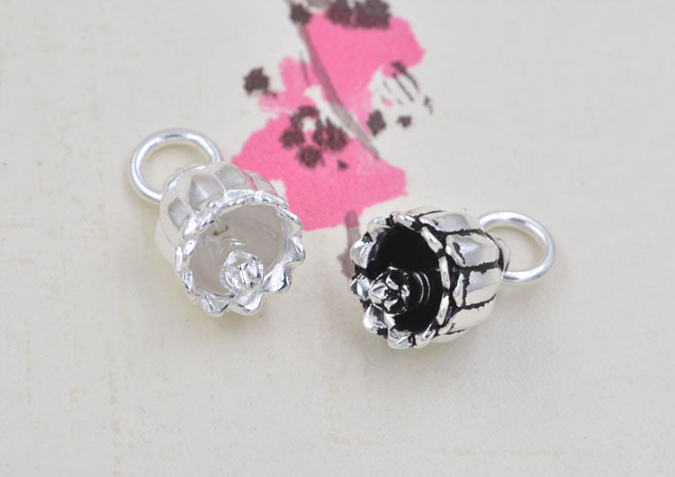 Pendentif à breloque florale minuscule Campanula en argent sterling S925
