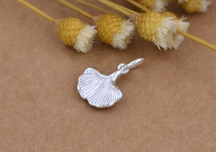 Pendentif à breloque en forme de petite feuille de Ginkgo en argent sterling S925