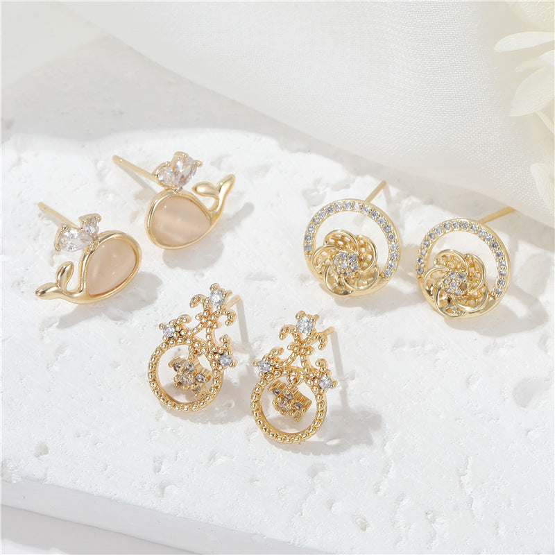 Boucles d'oreilles à tige florales à 4 baleines, ornées de strass GF 14 carats
