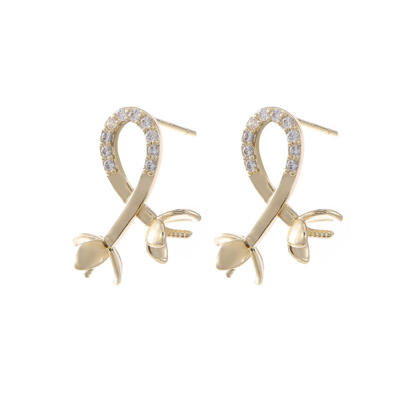 4 boucles d'oreilles à tige en forme de vigne florale ornées de strass 14 carats GF à moitié percées en perles vierges