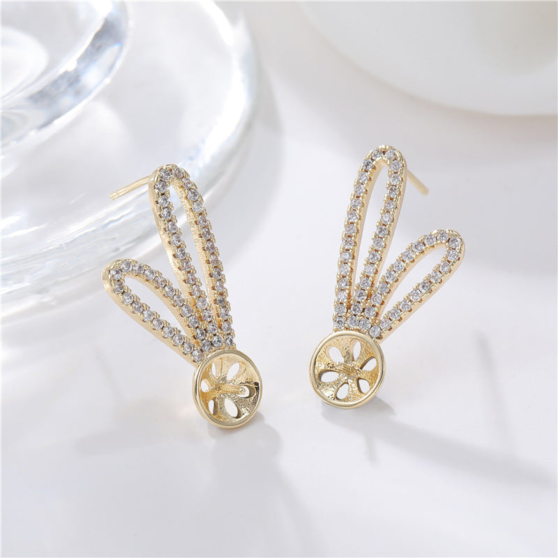 4 boucles d'oreilles florales à tige ornées de strass 14 carats GF, perles semi-percées vierges