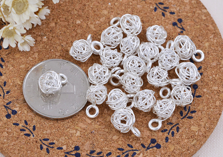 Pendentif à breloque boule enveloppée de fil minuscule en argent sterling S925
