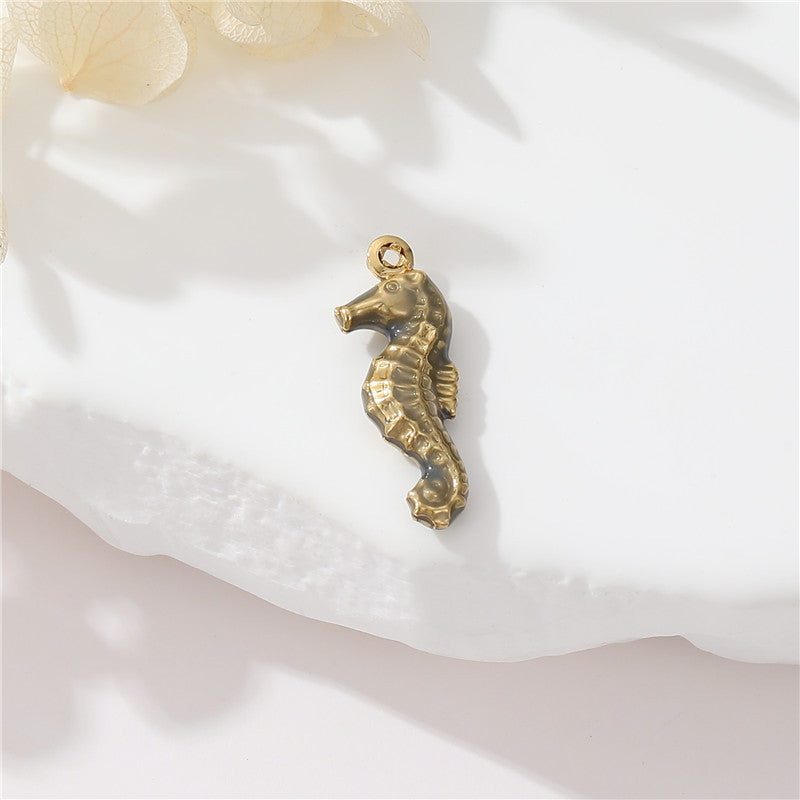2 Pendentif de charme hippocampe émail époxy 14K GF