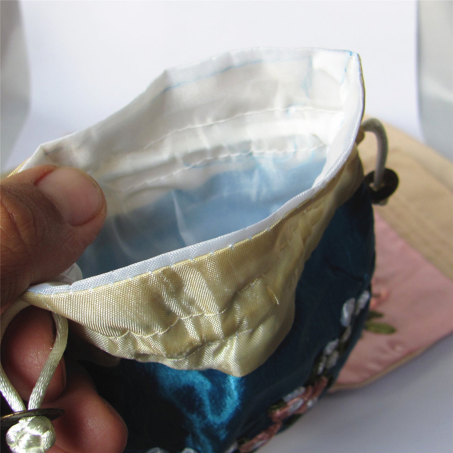 5x6" Hand Embroidery Silk Rosary Bag Pouch Pocket Money Coin Bag Drawstring Grab Amulet Bag Traditional Packaging for Jewelry Gift