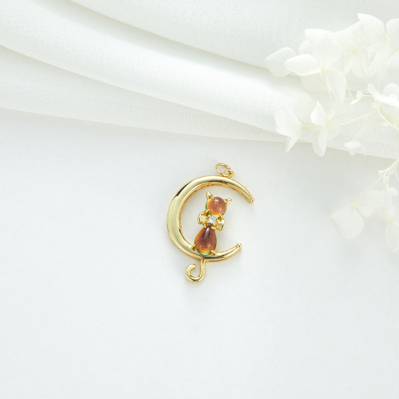 2 Cateye-Steine, Astronaut auf Mond, Rakete, Schwan, Katze, Charm-Anhänger, Harz, Strass, verziert, 14 K GF