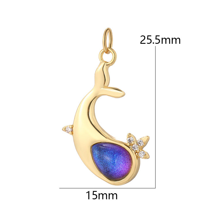 2 Delphin-Charm-Anhänger, Harz, Strass, verziert mit 14-karätigem GF