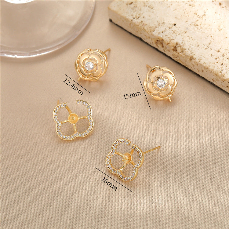 4 boucles d'oreilles à tige en forme de cercle floral, ornées de strass, 14K GF, boucles d'oreilles à moitié percées, perle vierge