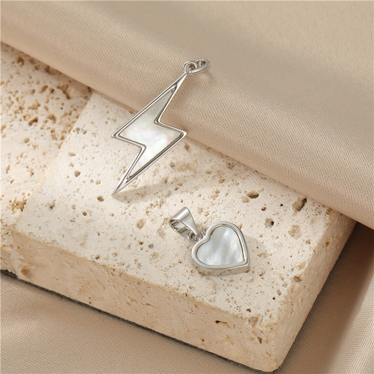 2 Flash-Herz-Oval-Blumen-Charm-Anhänger mit Muschelverzierung, 14 Karat GF