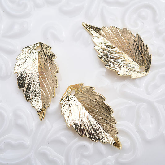 Pendentif à breloque 20 feuilles incurvées 14K GF