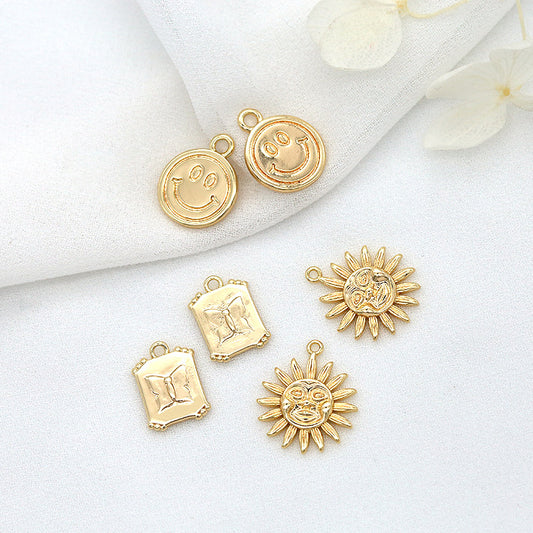 10 Schmetterling-Sonnen-Lächeln-Gesicht-Charm-Anhänger aus 14 Karat GF