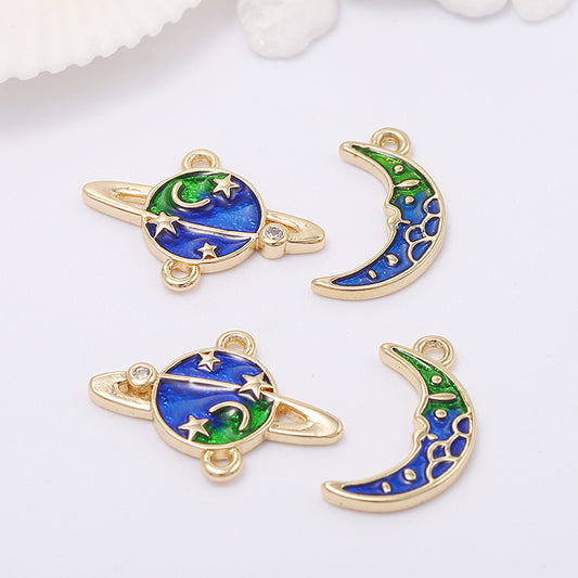 2 Saturn Planet Moon Charm Pendentif Émail Epoxy 14K GF Strass Embelli