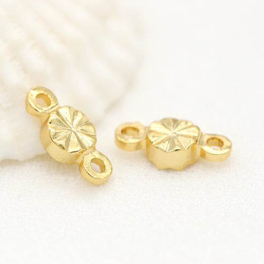 10 doppelt geschlungene kleine geschnitzte Roundelle-Glieder-Charm-Verbindungsstücke aus 14-karätigem GF