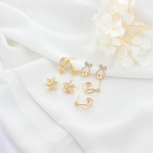 4 Ohrstecker mit Blumenranken-Motiv, Strassverzierung, 14-Karat-GF-Ohrring, halbgebohrte Perle, Rohling