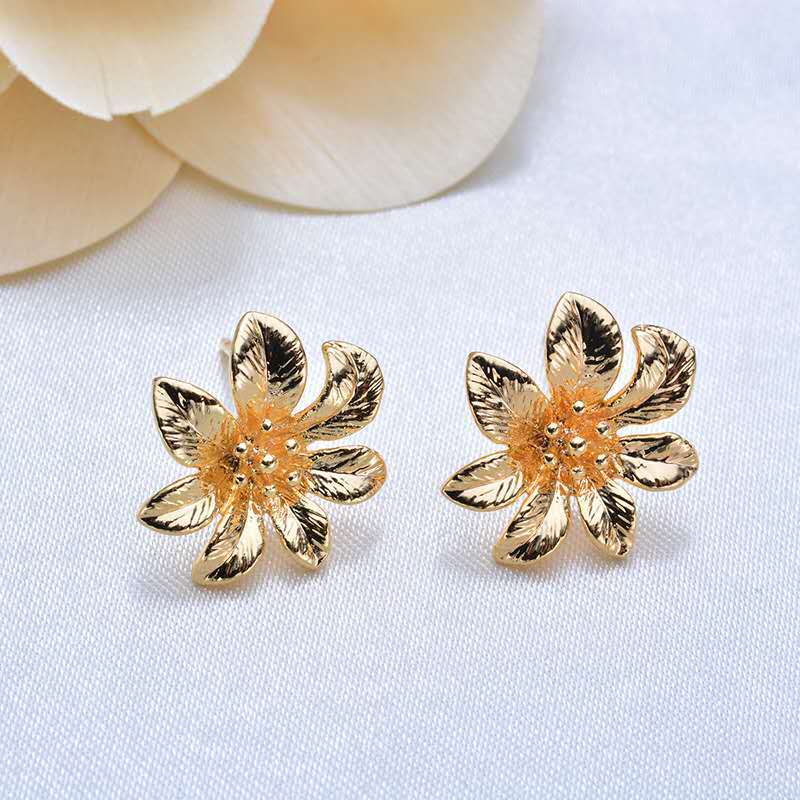 20 Blumen-Ohrstecker mit Öse, 14 K GF