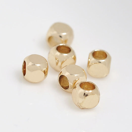 100 breloques de perles carrées brillantes, entretoise de perles en cuivre 14K GF